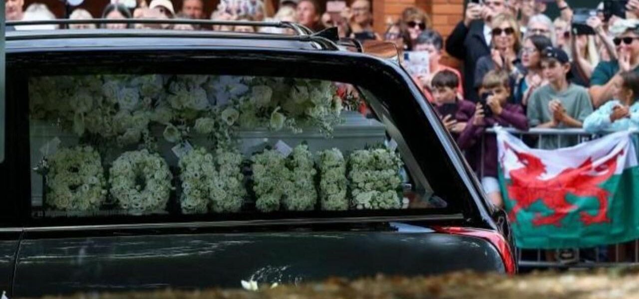 Swansea Honors Iconic Singer Bonnie Tyler in Emotional Farewell