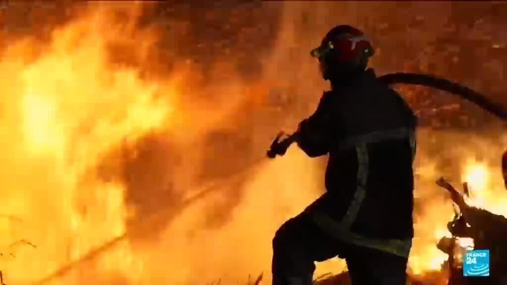 Firefighters Battle Raging Wildfire in France’s Landes Region