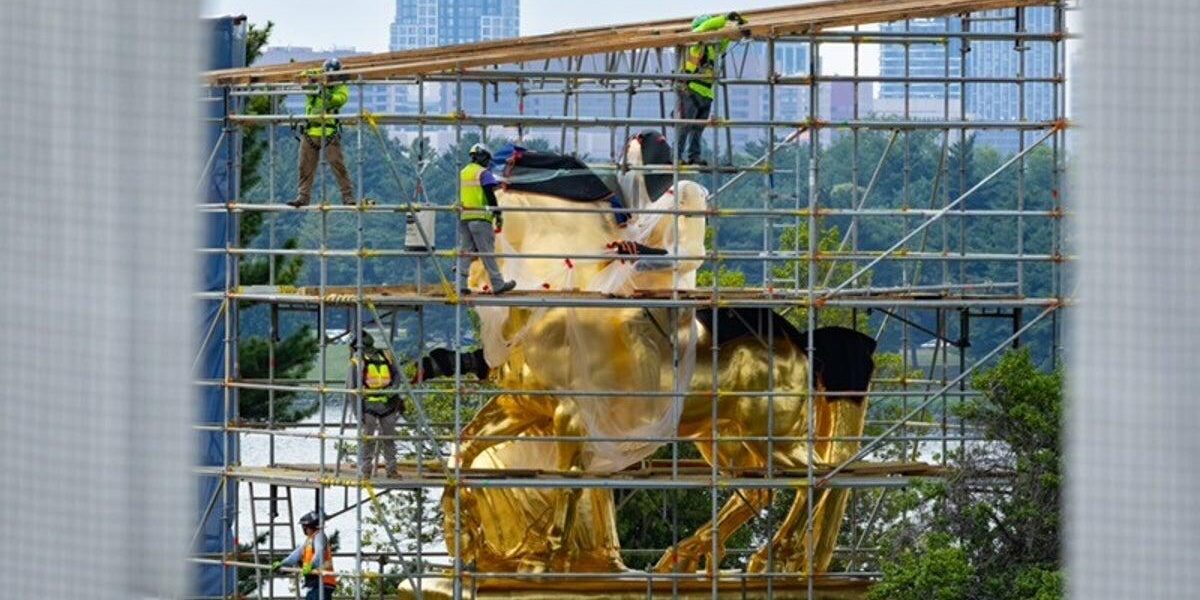 White House Criticized for Selectively Editing Public Reaction to M Gilded Statues in DC