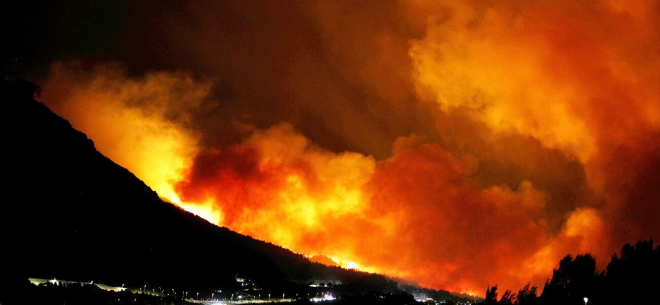Wildfires Engulf Europe: Thousands Evacuated as Skies Turn Red Wildfires Engulf Europe: Thousands Evacuated as Skies Turn Red