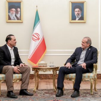 Pakistan Envoy in Tehran as US-Iran Tensions Threaten Strait of Hormuz Pakistan Envoy in Tehran as US-Iran Tensions Threaten Strait of Hormuz