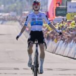 Demi Vollering Claims Tour de France Yellow Jersey on Final Stage Demi Vollering Claims Tour de France Yellow Jersey on Final Stage