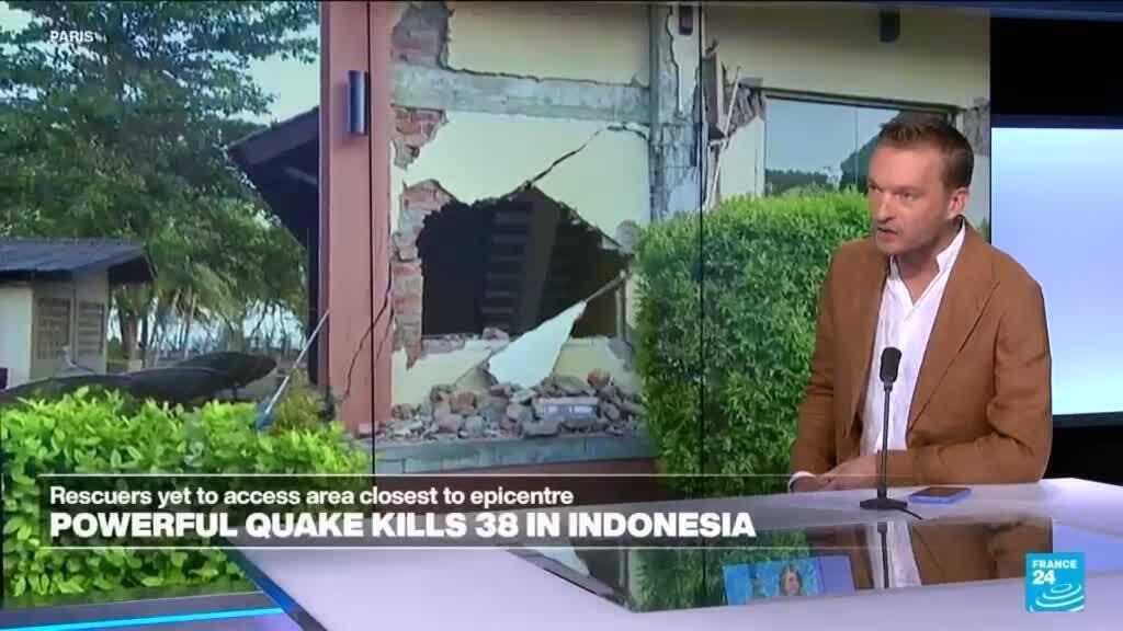 Indonesia Earthquake: Aftershocks Complicate Rescue Efforts in Flores
