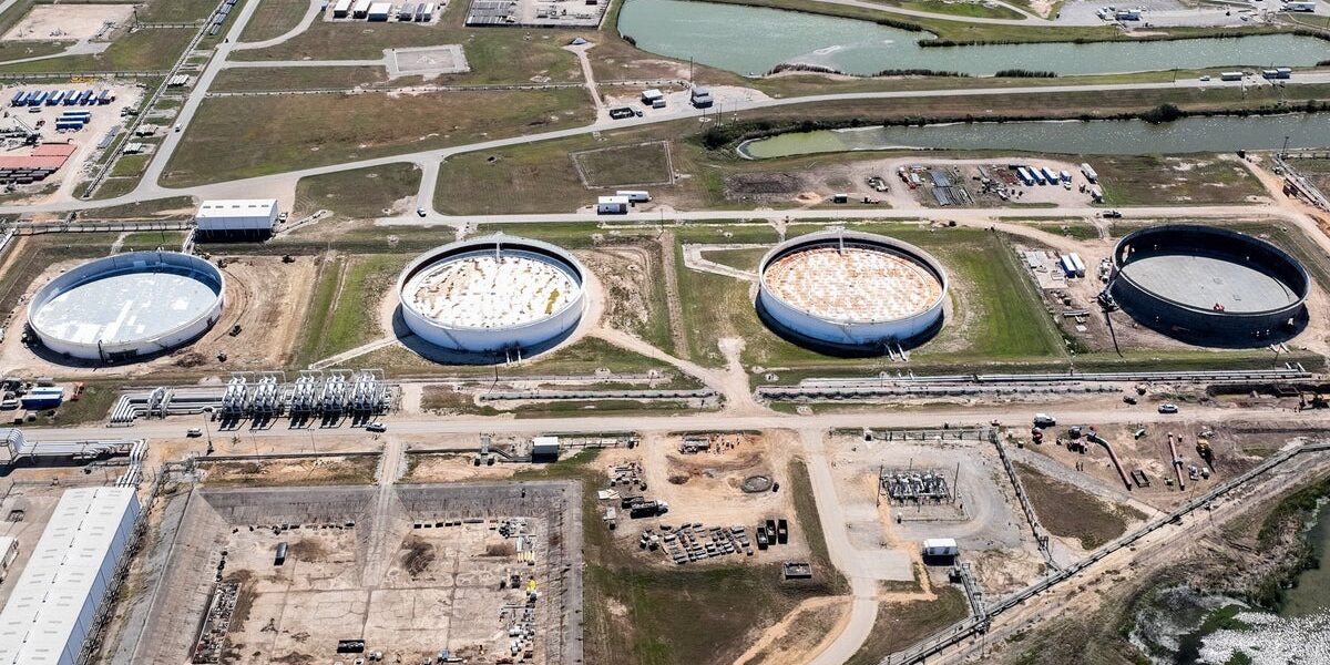 US Oil Reserves Hit Critical Lows Amid Geopolitical Tensions