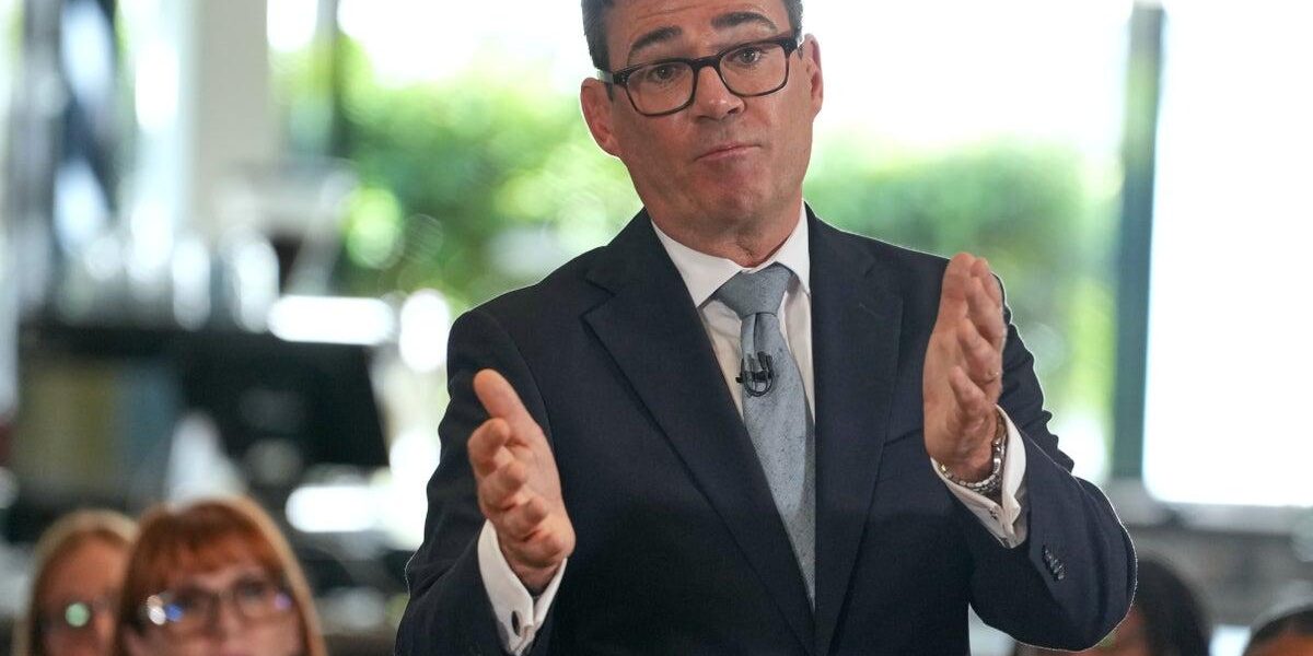 Burnham Eyes Public Inquiry into Epstein and Al Fayed Allegations