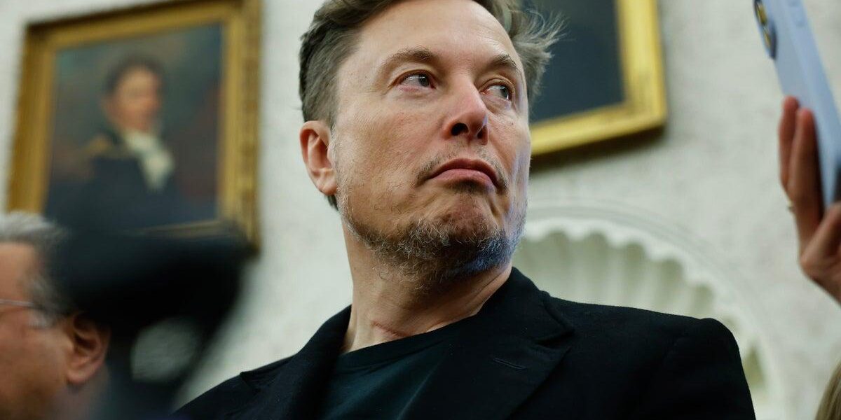 SpaceX Shares Plummet Following Uncontrolled Rocket Impact on Moon SpaceX Shares Plummet Following Uncontrolled Rocket Impact on Moon