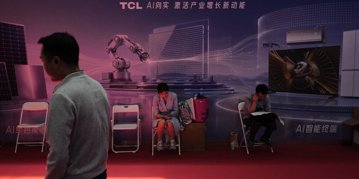 China’s Workforce Faces Uncertain Future Amid AI Job Market Shifts China’s Workforce Faces Uncertain Future Amid AI Job Market Shifts