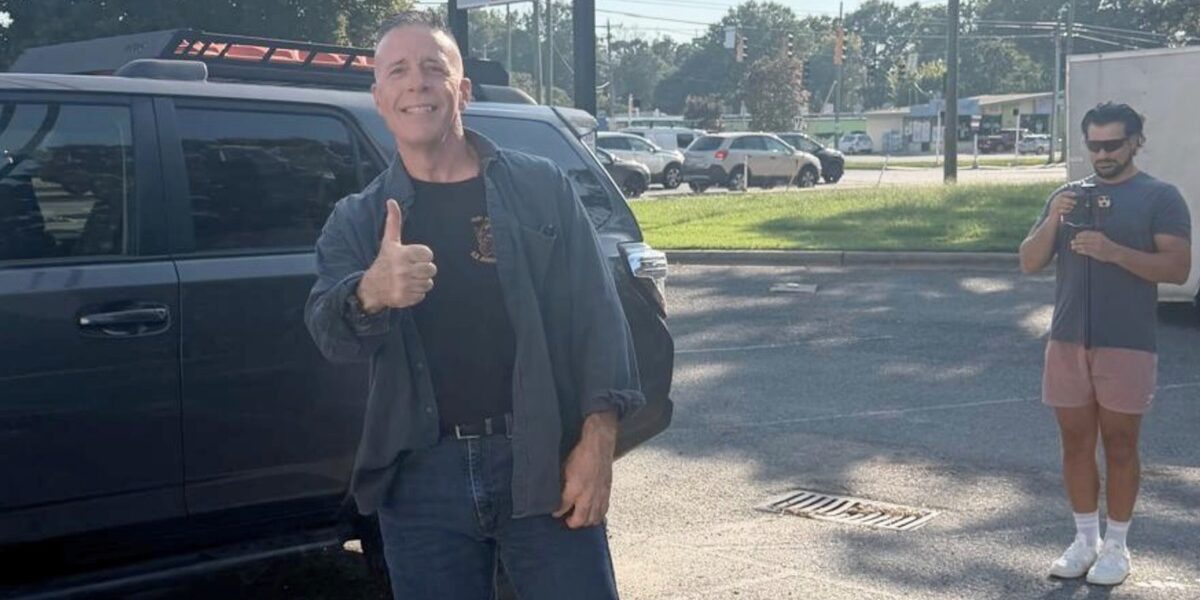 Charlotte Bakery Owner Refuses Entry to Ex-Trump Border Patrol Chief Charlotte Bakery Owner Refuses Entry to Ex-Trump Border Patrol Chief