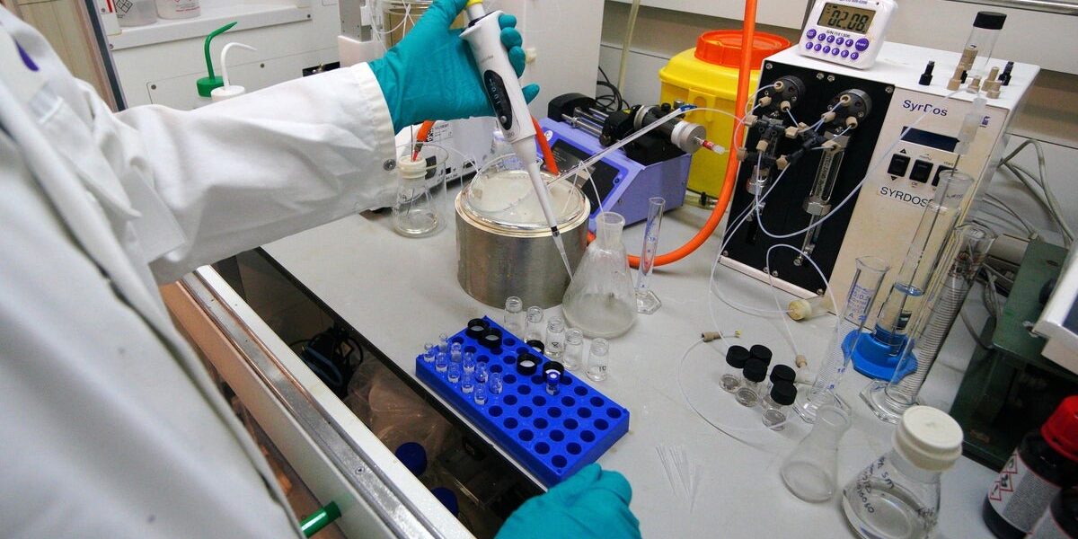 AstraZeneca Halts Lung Cancer Drug Trial Following Heart Disease Trial Stoppage AstraZeneca Halts Lung Cancer Drug Trial Following Heart Disease Trial Stoppage