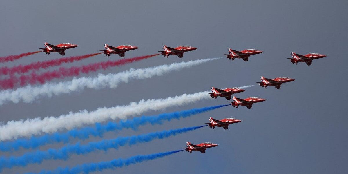 Adverse Weather Forces Red Arrows to Withdraw from UK Air Shows Adverse Weather Forces Red Arrows to Withdraw from UK Air Shows