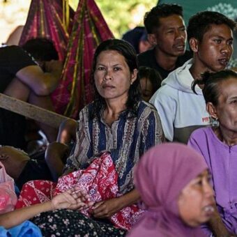 Indonesia Earthquake: Aid Shortages and Starvation Fears Indonesia Earthquake: Aid Shortages and Starvation Fears
