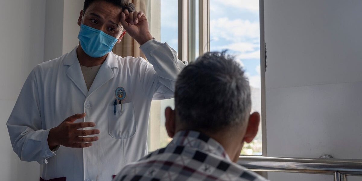 Tibetan Traditional Medicine Persists in High-Altitude Healthcare Tibetan Traditional Medicine Persists in High-Altitude Healthcare