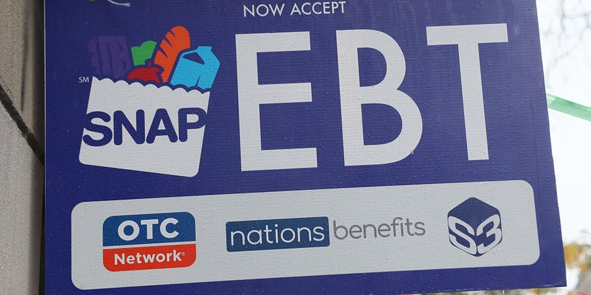 Surge in SNAP Enrollment Decline Following Implementation of New Policy Surge in SNAP Enrollment Decline Following Implementation of New Policy