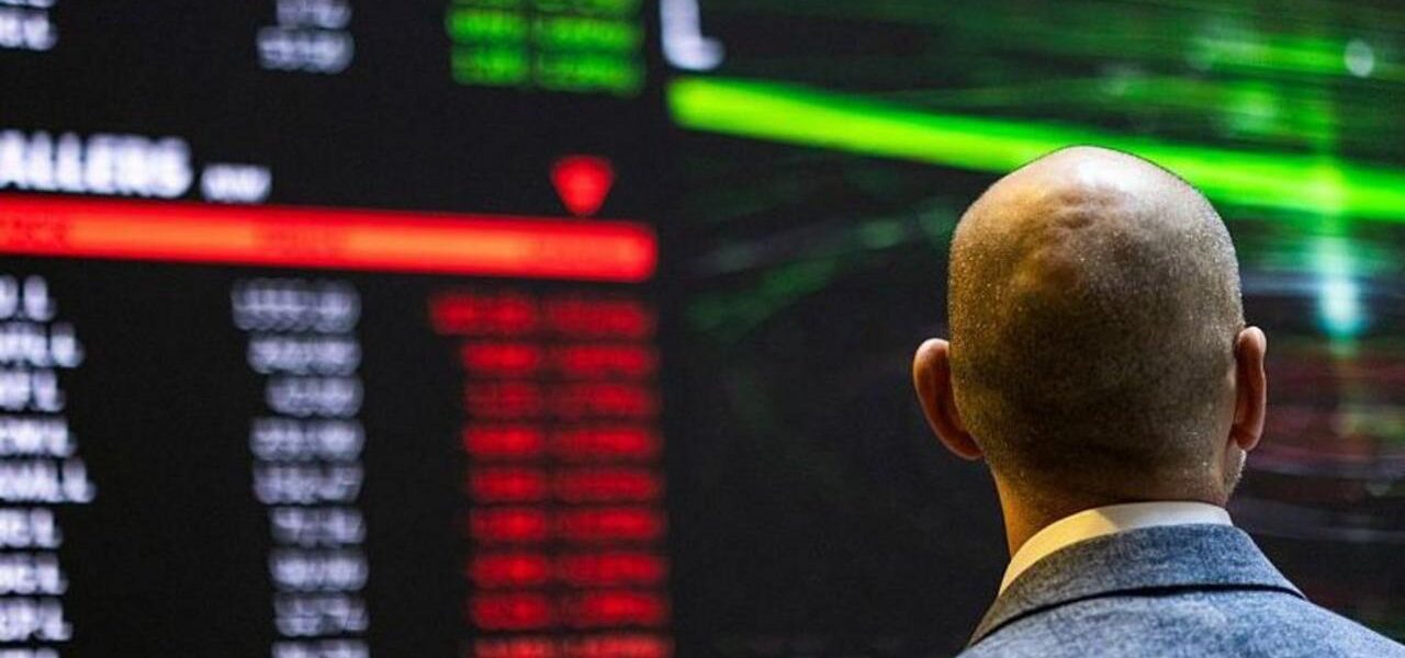 US Long-Term Borrowing Costs Decrease Following Government Intervention US Long-Term Borrowing Costs Decrease Following Government Intervention