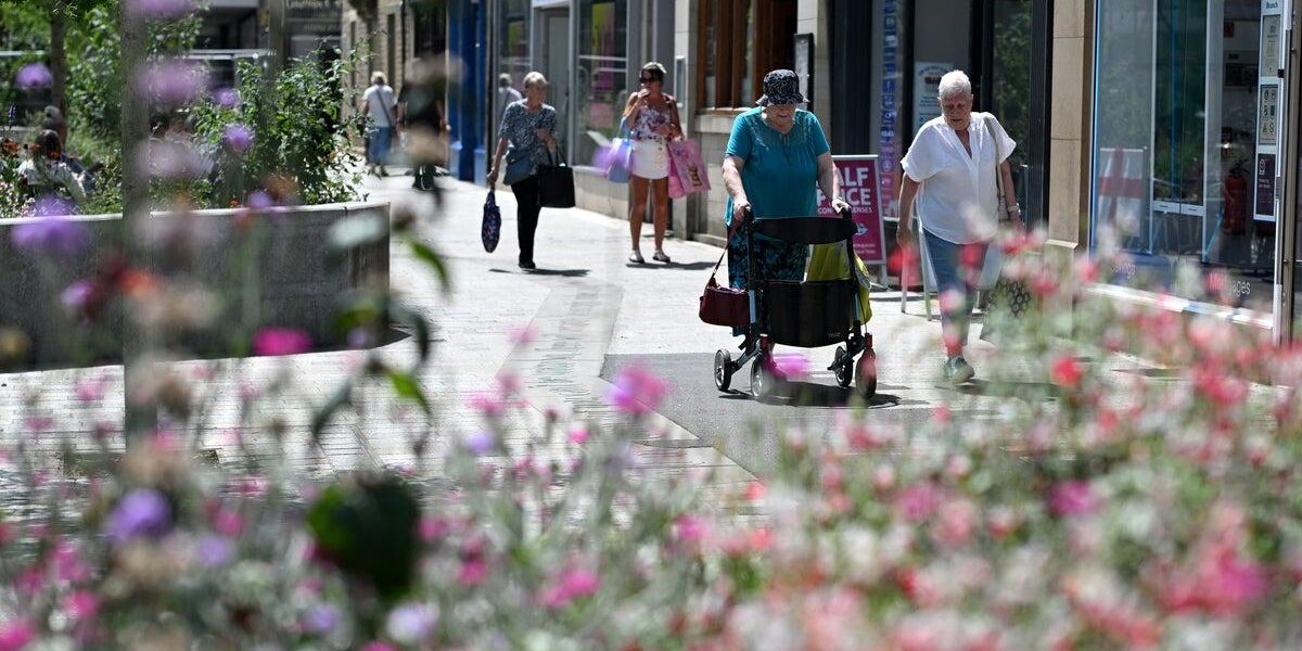 UK Retail Footfall Declines Amid Heatwave, ‘Burnham Bounce’ Elusive