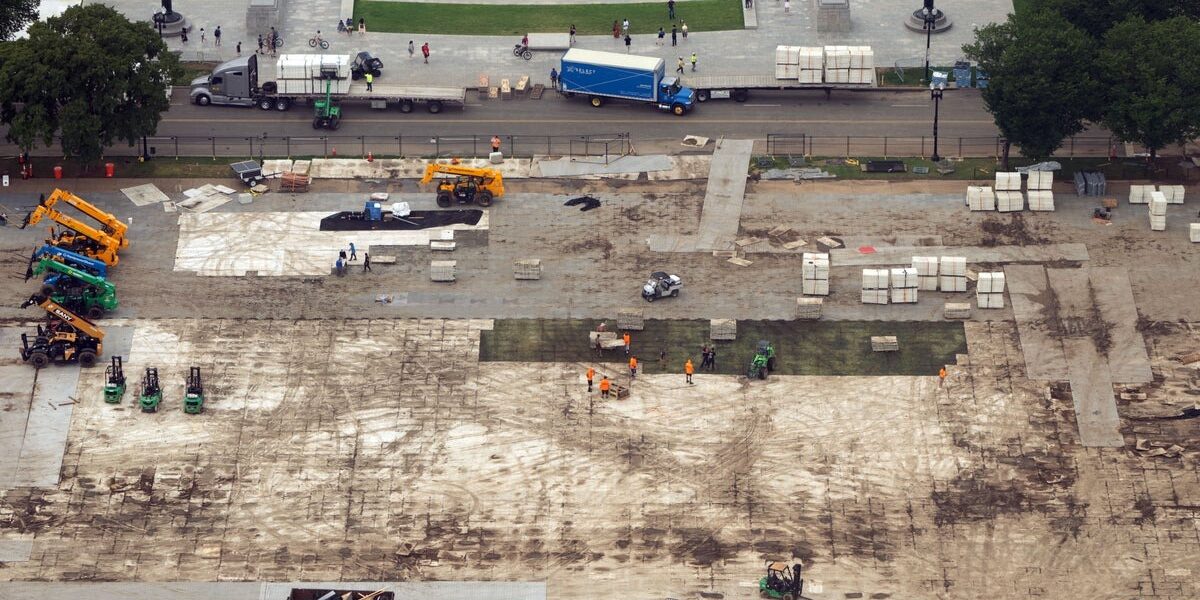 Trump Attributes National Mall Grass Damage to Vandalism Trump Attributes National Mall Grass Damage to Vandalism