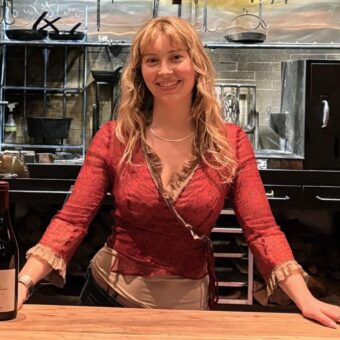 US Restaurants Ban Tipping: A Shift in Dining Culture