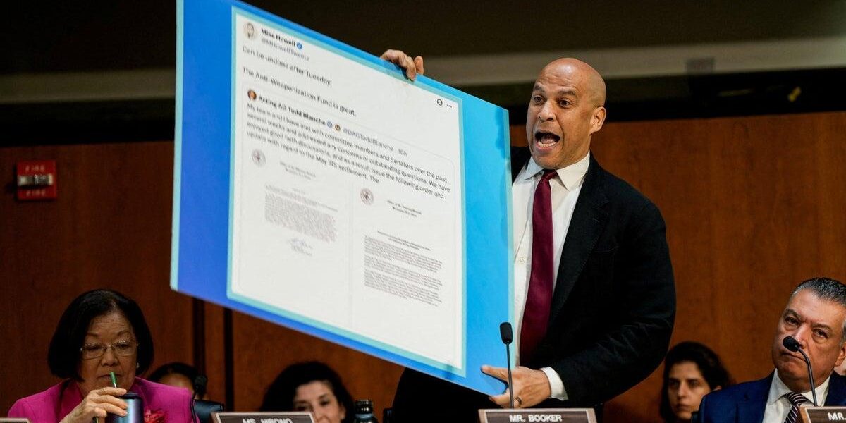 Cory Booker Criticizes Republicans for Supporting Trump’s Attorney General Nominee Cory Booker Criticizes Republicans for Supporting Trump’s Attorney General Nominee