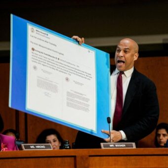 Cory Booker Criticizes Republicans for Supporting Trump’s Attorney General Nominee Cory Booker Criticizes Republicans for Supporting Trump’s Attorney General Nominee