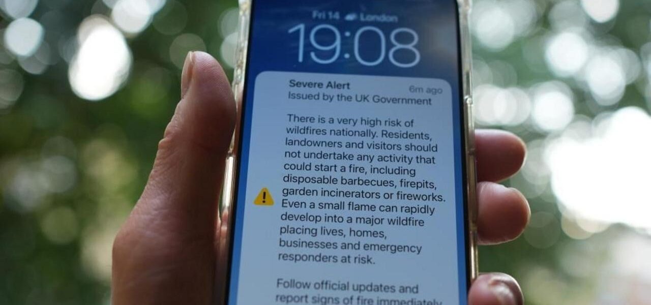 Government Defends Wildfire Alert Amid Nationwide Phone Notifications Government Defends Wildfire Alert Amid Nationwide Phone Notifications