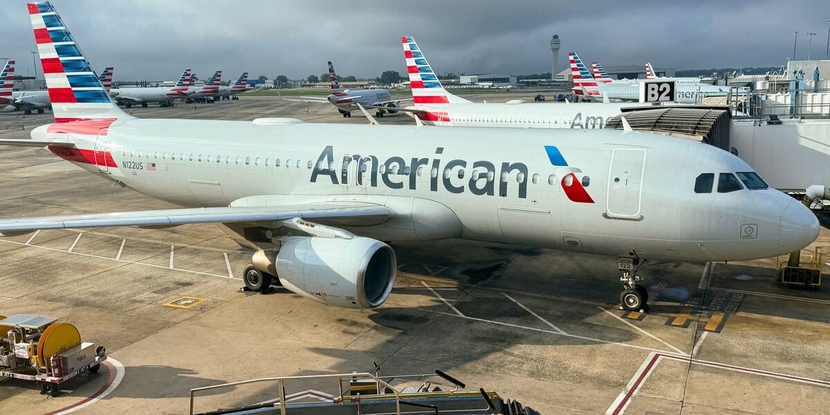 American Airlines Flight Disrupted by Laptop Fire, Passengers Burned American Airlines Flight Disrupted by Laptop Fire, Passengers Burned