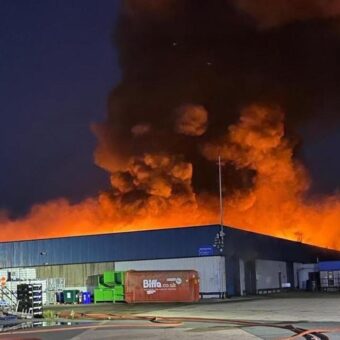 Emergency Services Battle Early Morning Warehouse Fire Emergency Services Battle Early Morning Warehouse Fire