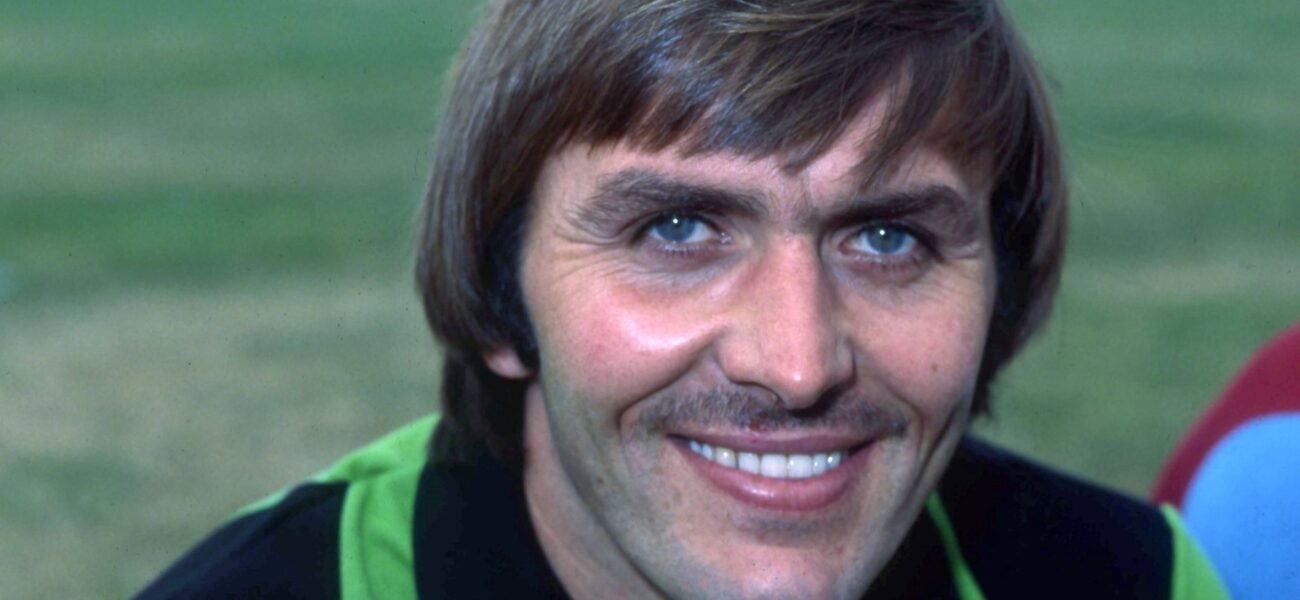 Jimmy Rimmer, Former Aston Villa, Arsenal, and Manchester United Goalkeeper, Dies Jimmy Rimmer, Former Aston Villa, Arsenal, and Manchester United Goalkeeper, Dies