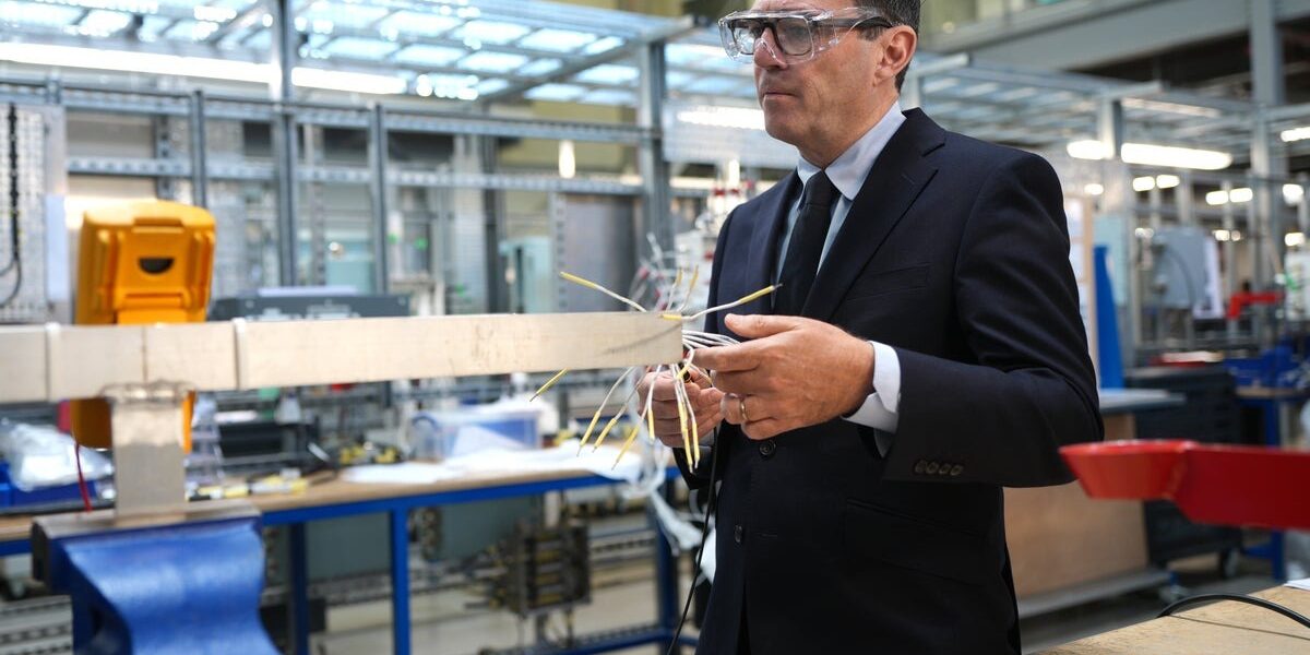 Prime Minister Faces Pressure to Rejoin EU Single Market