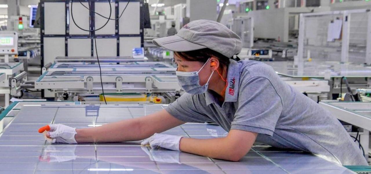 Trump Implements 15% Tariff on Critical Chip Material to Counter China