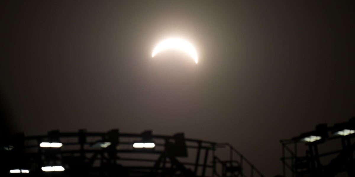 Rare Solar Eclipse Draws Massive Crowds Across Ireland Rare Solar Eclipse Draws Massive Crowds Across Ireland