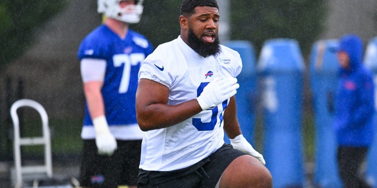 Tragedy Strikes: Buffalo Bills’ Ed Oliver’s Two-Year-Old Son Dies in Drowning Incident Tragedy Strikes: Buffalo Bills’ Ed Oliver’s Two-Year-Old Son Dies in Drowning Incident