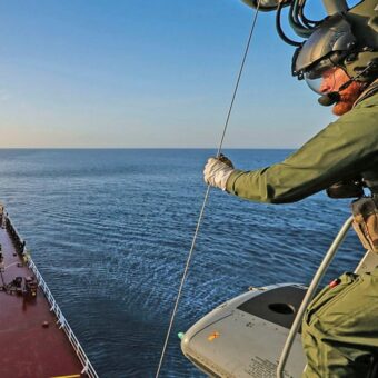 UK Asserts Legal Grounds in Seizing Shadow Fleet Tanker Amid Putin Threat