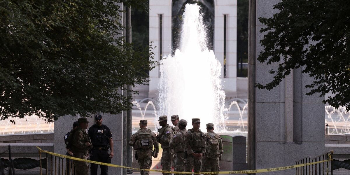 US Authorities Investigate Vandalism at Washington WWII Memorial US Authorities Investigate Vandalism at Washington WWII Memorial