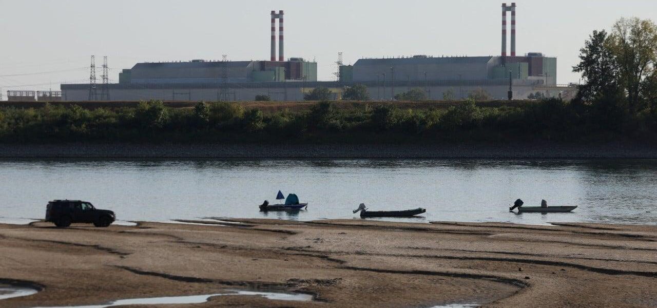 Hungary Shuts Down Nuclear Plant Amid Danube Drought; Greece Wildfires Escalate