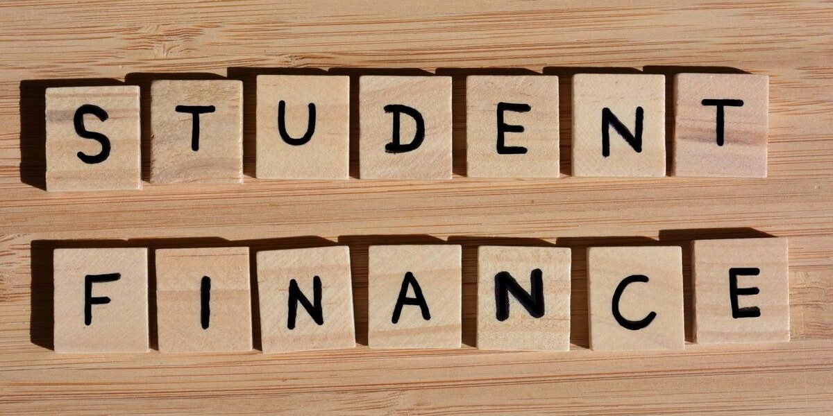 Essential Guide to Student Bank Accounts for University Essential Guide to Student Bank Accounts for University
