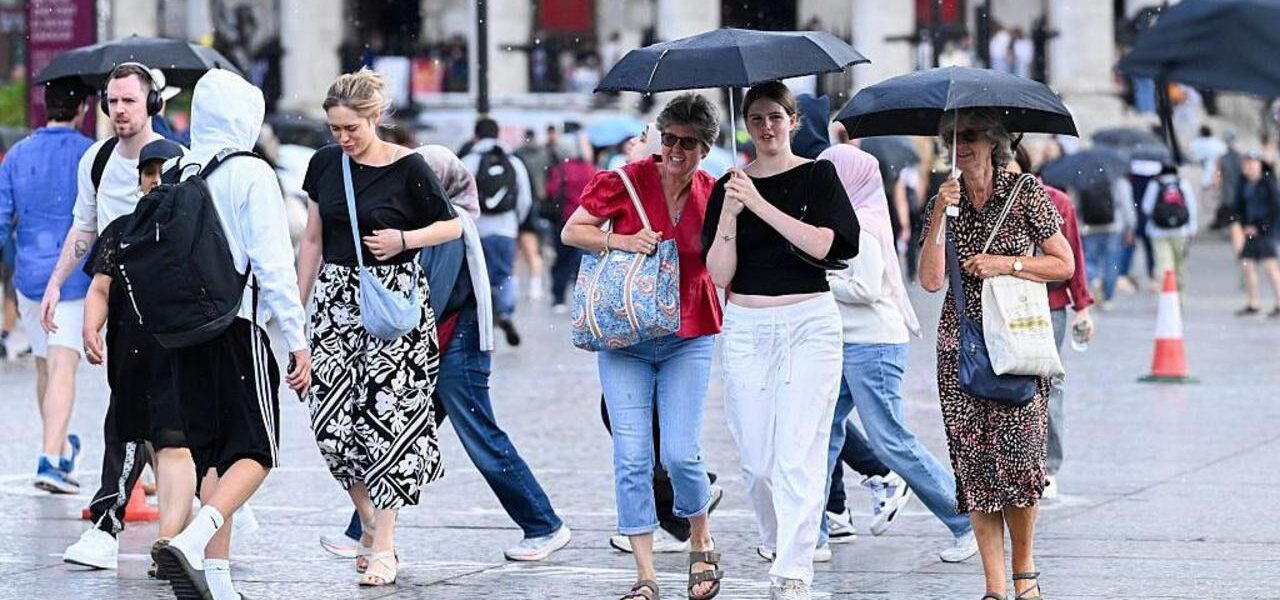 Weekend Sunshine Forecast as UK’s Flash Flooding Eases Weekend Sunshine Forecast as UK’s Flash Flooding Eases
