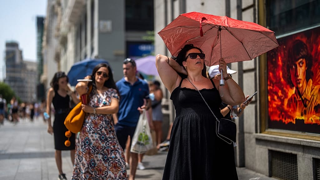 US Jobless Claims Decrease, Goods Trade Deficit Expands in Latest Week US Jobless Claims Decrease, Goods Trade Deficit Expands in Latest Week