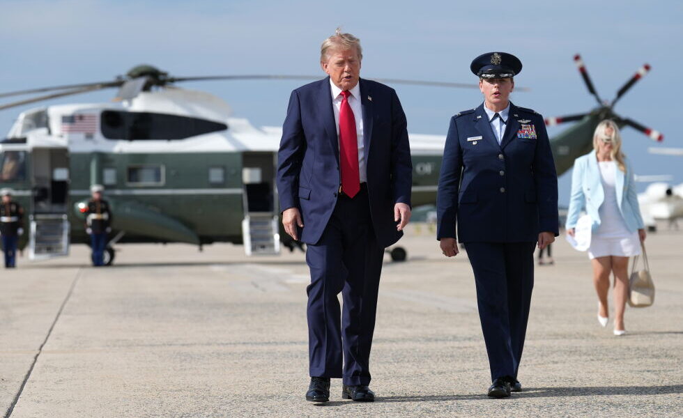 Trump Helicopter’s Near Miss with Jet: Communication Failures Uncovered Trump Helicopter’s Near Miss with Jet: Communication Failures Uncovered