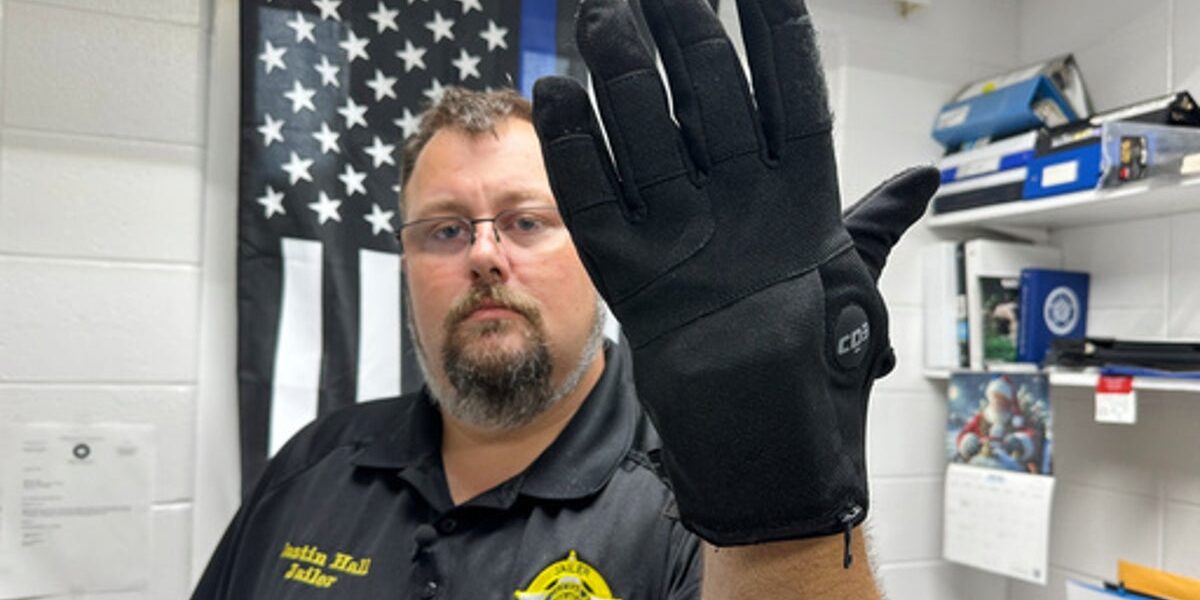 ICE Approves .7M Purchase of 6,000 Electric Shock Gloves Amid Controversy