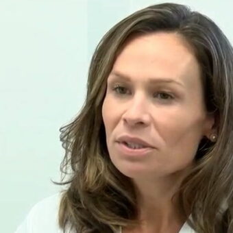 Virginia Doctor Wakes to Discover Bat Inside Her Mouth Virginia Doctor Wakes to Discover Bat Inside Her Mouth