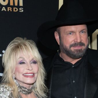 Garth Brooks Introduces ‘Dolly Day’ to Honor Dolly Parton’s Legacy with Charitable Contributions Garth Brooks Introduces ‘Dolly Day’ to Honor Dolly Parton’s Legacy with Charitable Contributions