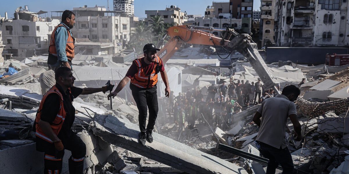 Gaza Building Collapse Leaves 14 Dead as Displaced Families Face Ongoing Structural Hazards Gaza Building Collapse Leaves 14 Dead as Displaced Families Face Ongoing Structural Hazards