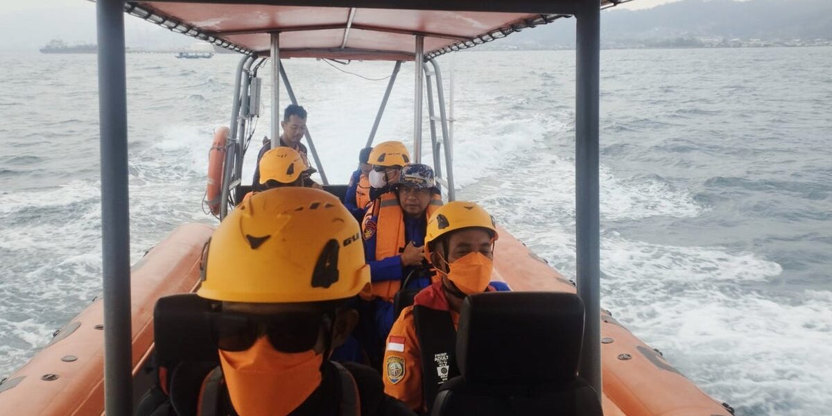 Five Journalists Missing After Speedboat Vanishes During Indonesia Volcano Coverage