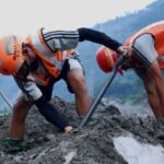 Families in China Await News on Loved Ones Missing After Nepal Landslide Families in China Await News on Loved Ones Missing After Nepal Landslide