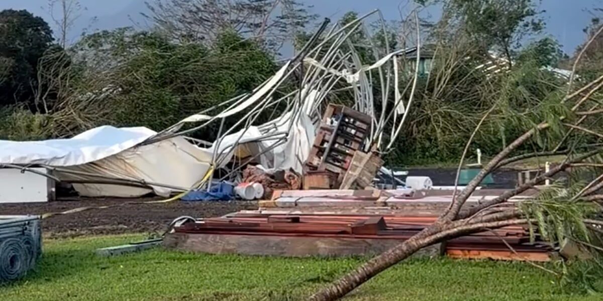 Hawaii’s Western Islands Battled Fierce Winds from Hurricane Lowell Hawaii’s Western Islands Battled Fierce Winds from Hurricane Lowell