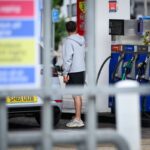 Oil Surpasses 0 a Barrel for First Time Since July Amid Rising Tensions in Strait of Hormuz