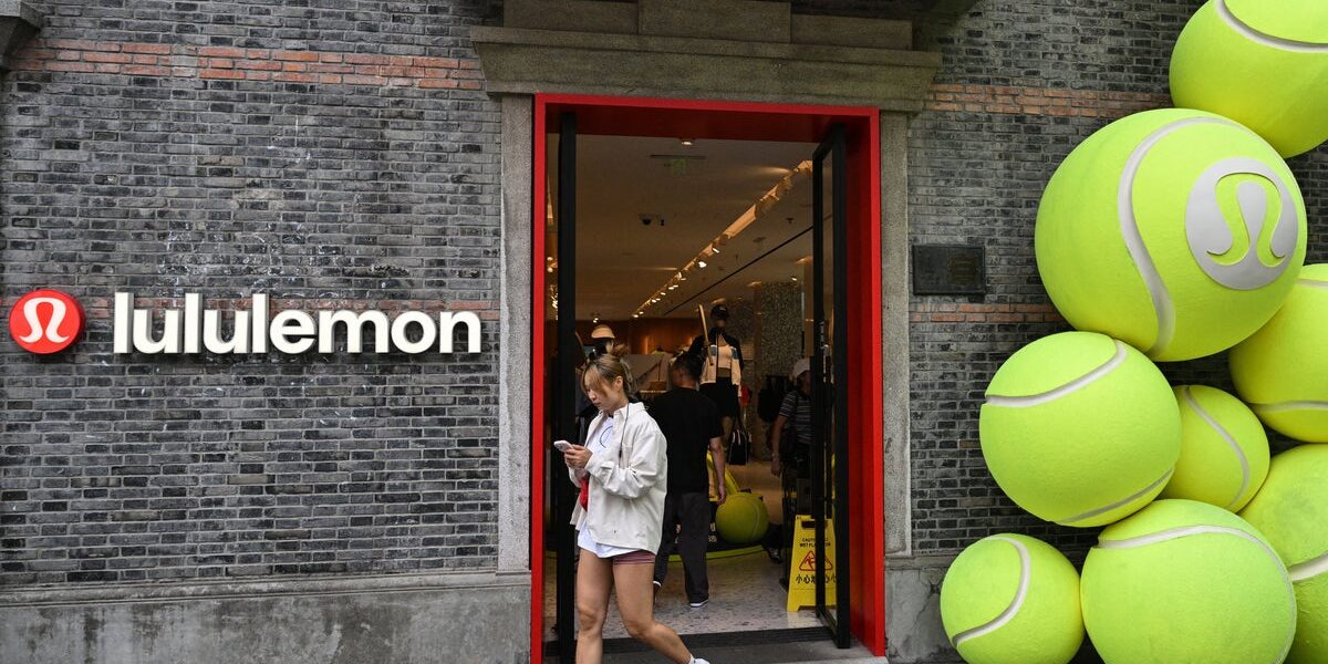 Lululemon Revises Expansion Plans Amid Sales Decline