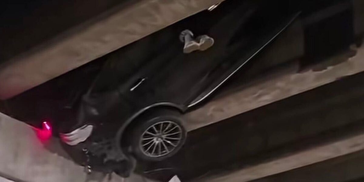 Car Stuck 20 Feet Above Highway in Atlanta Sparks Viral Sensation Car Stuck 20 Feet Above Highway in Atlanta Sparks Viral Sensation