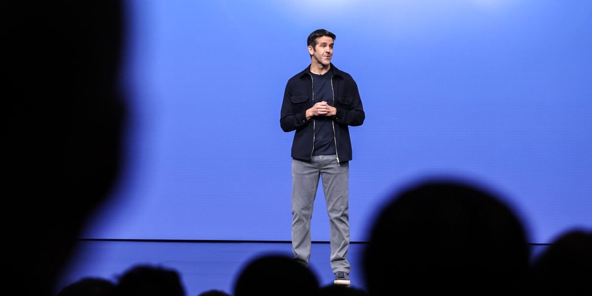 Apple Unveils Groundbreaking Foldable iPhone Duo in Major Tech Shift Apple Unveils Groundbreaking Foldable iPhone Duo in Major Tech Shift