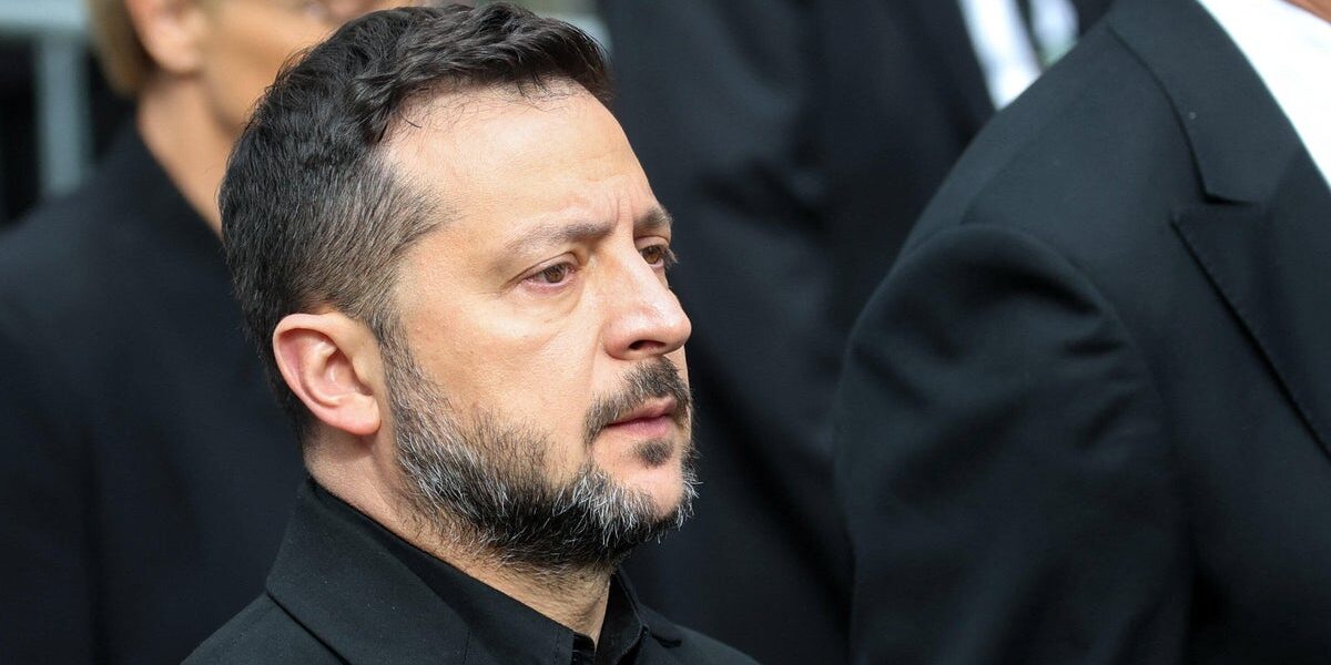 Zelenskyy’s Plane Nearly Hit by Drone on Way to Norway King’s Funeral, PM Says Zelenskyy’s Plane Nearly Hit by Drone on Way to Norway King’s Funeral, PM Says